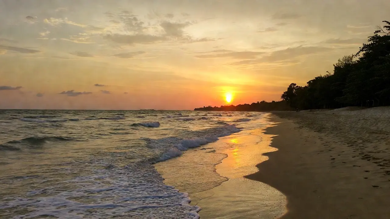 Sunset on a quiet beach in Thailand